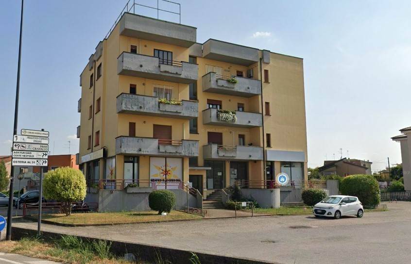 negozio in affitto a Borgo Virgilio in zona Virgilio