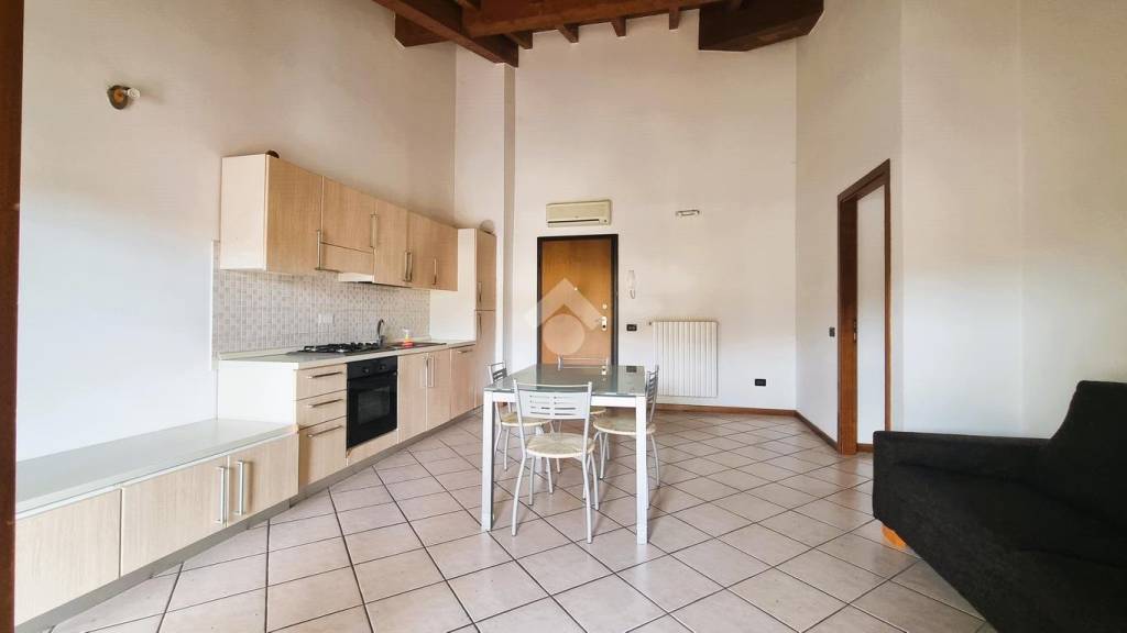 appartamento in affitto a Borgo Virgilio in zona Virgilio