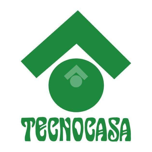 negozio in affitto a Borgo Virgilio in zona Virgilio