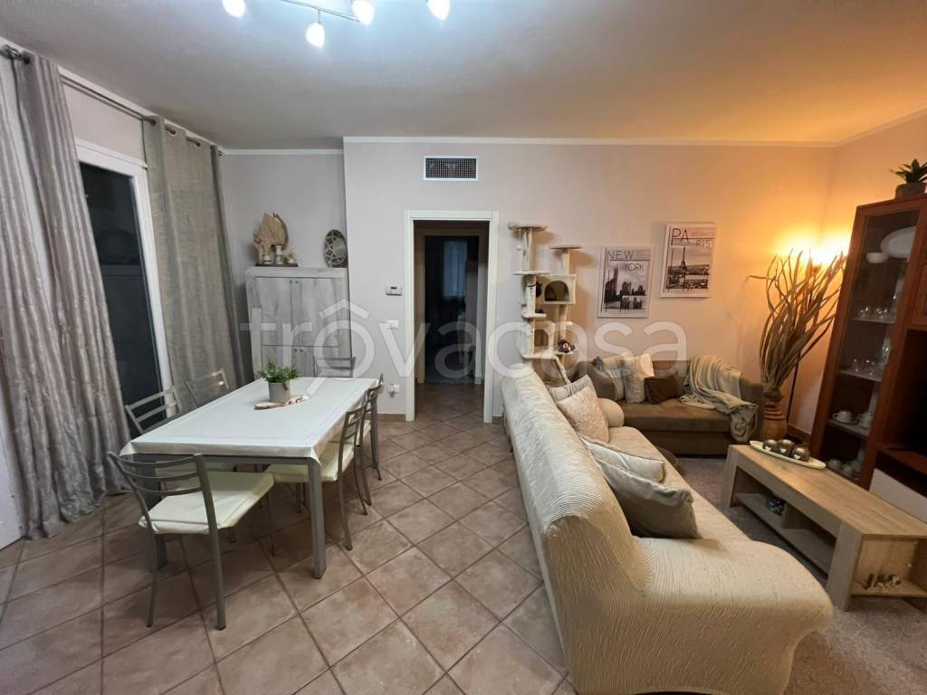 appartamento in affitto a Borgo Virgilio in zona Virgilio