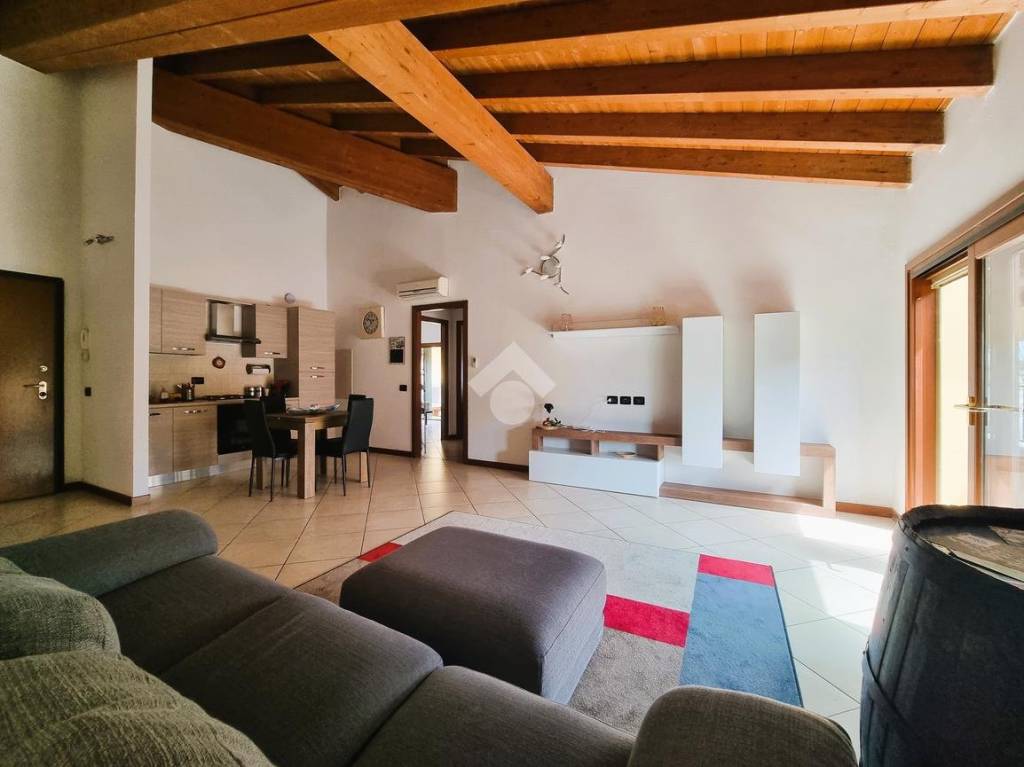 appartamento in affitto a Borgo Virgilio in zona Virgilio