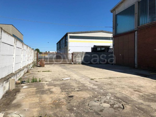 locale commerciale in affitto a Santena