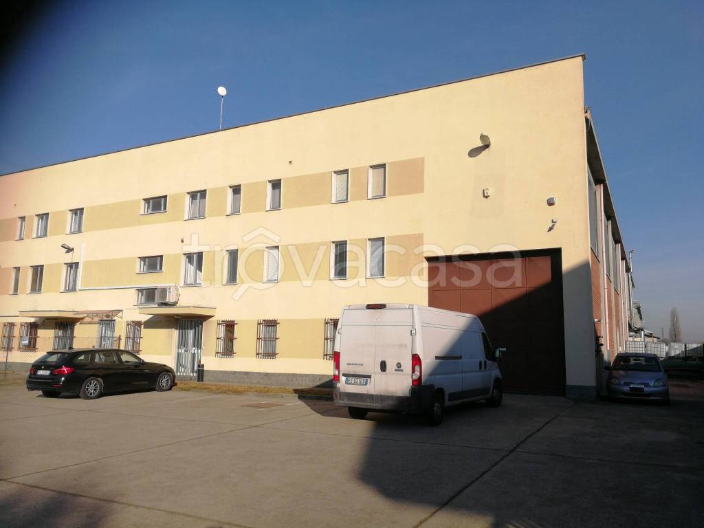 locale commerciale in affitto a Santena