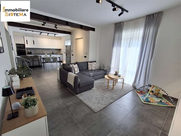 casa indipendente in affitto a Santena