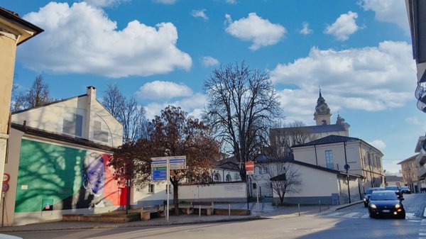 locale commerciale in affitto a Santena