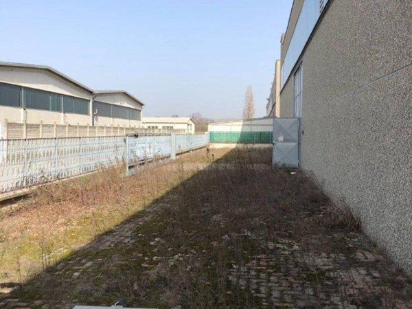 locale commerciale in affitto a Santena