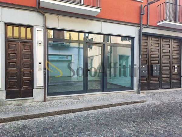 negozio in affitto a Santena in zona Gamenario