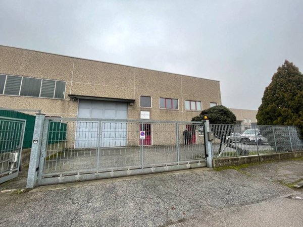 locale commerciale in affitto a Santena