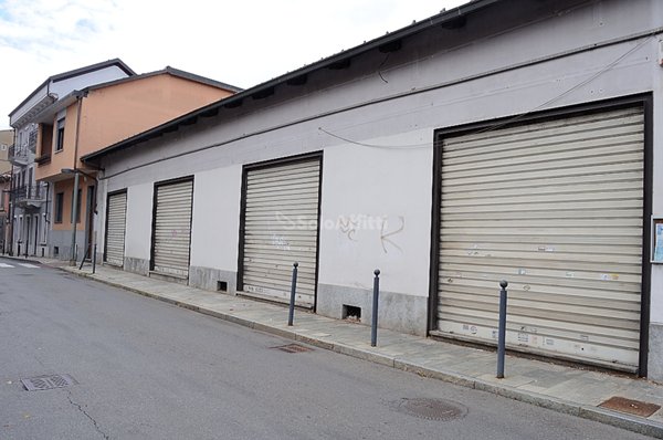 locale commerciale in affitto a Settimo Torinese