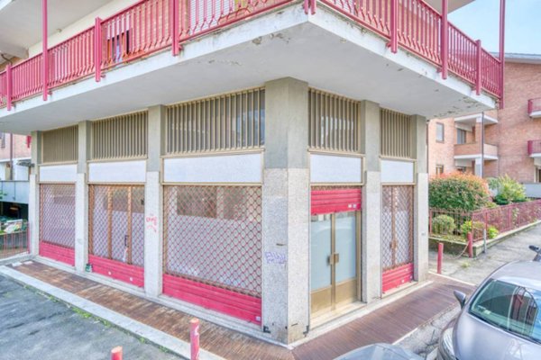 locale commerciale in affitto a Settimo Torinese