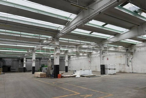 capannone in affitto a Settimo Torinese