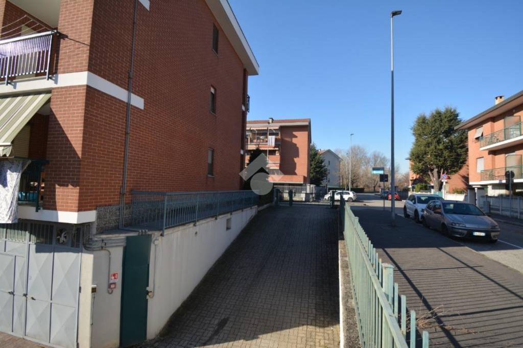 locale commerciale in affitto a Settimo Torinese