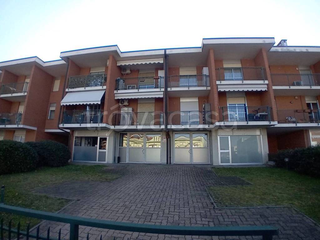 negozio in affitto a Settimo Torinese