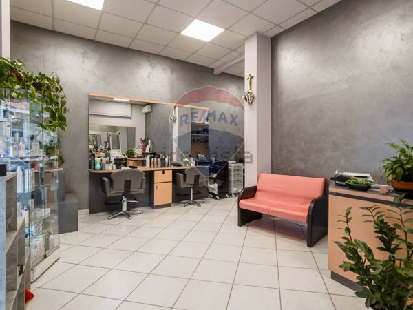 negozio in affitto a Settimo Torinese