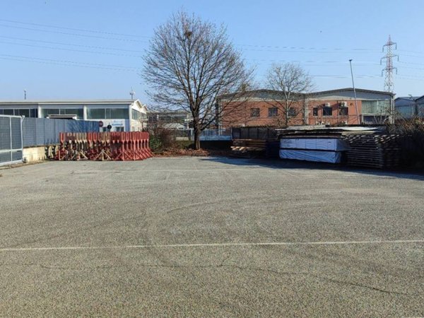 locale commerciale in affitto a Settimo Torinese