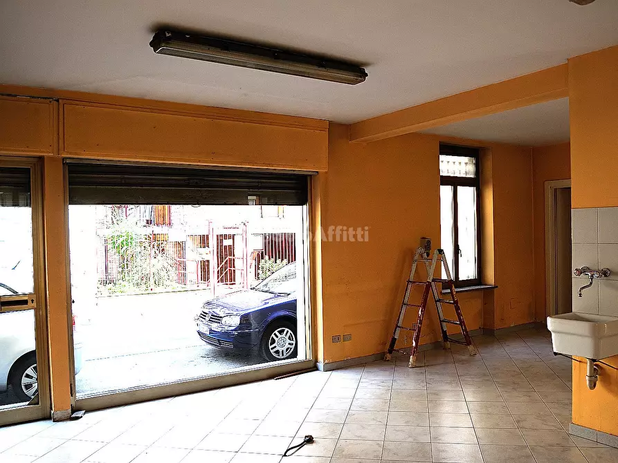 locale commerciale in affitto a Settimo Torinese
