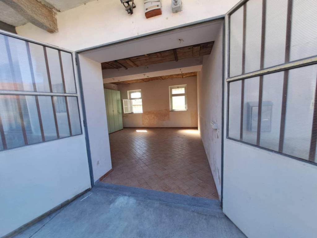 locale commerciale in affitto a Settimo Torinese