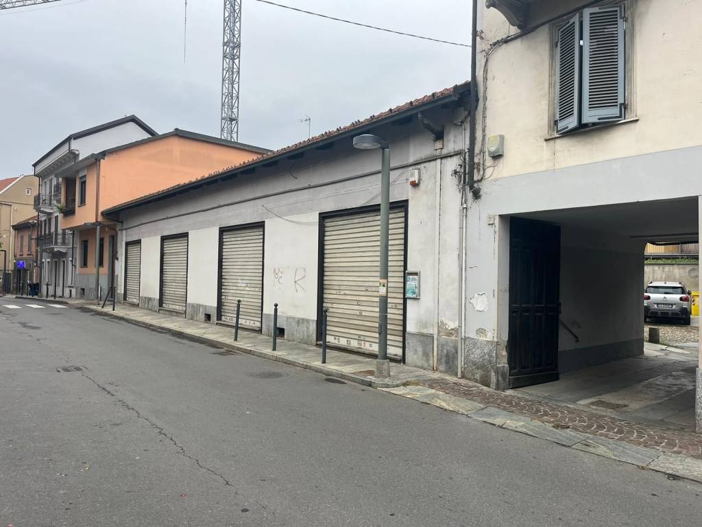 negozio in affitto a Settimo Torinese