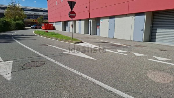 locale di sgombero in affitto a Settimo Torinese in zona Le Villette