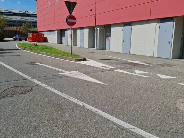 locale commerciale in affitto a Settimo Torinese in zona Le Villette