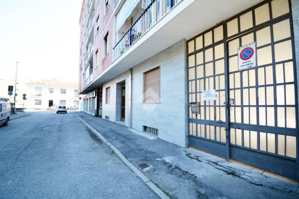 locale commerciale in affitto a Settimo Torinese