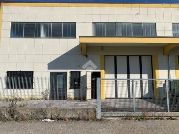 locale commerciale in affitto a Settimo Torinese