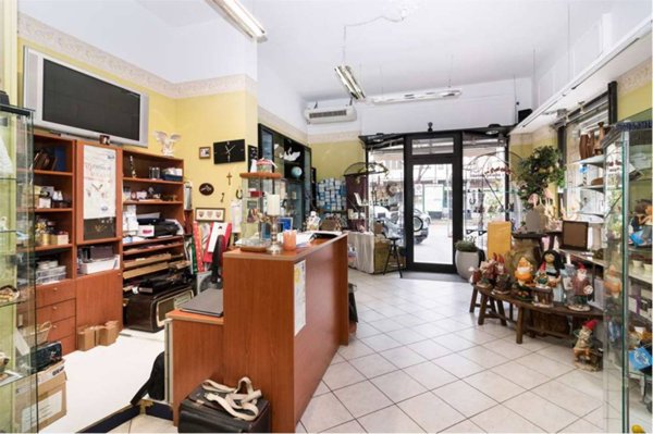 negozio in affitto a Settimo Torinese