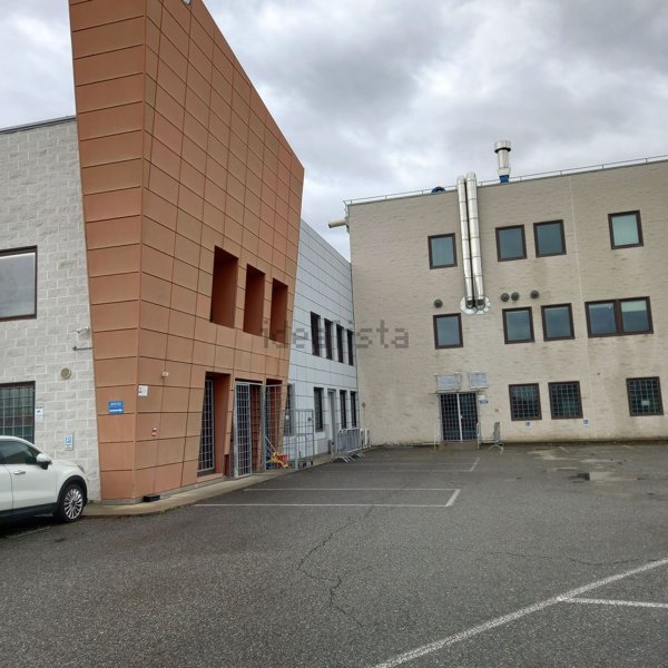 capannone in affitto a Settimo Torinese