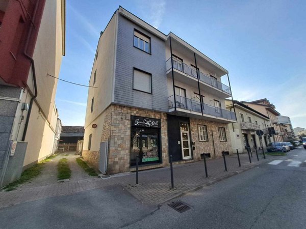 locale commerciale in affitto a Settimo Torinese