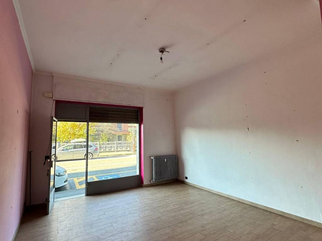 negozio in affitto a Settimo Torinese