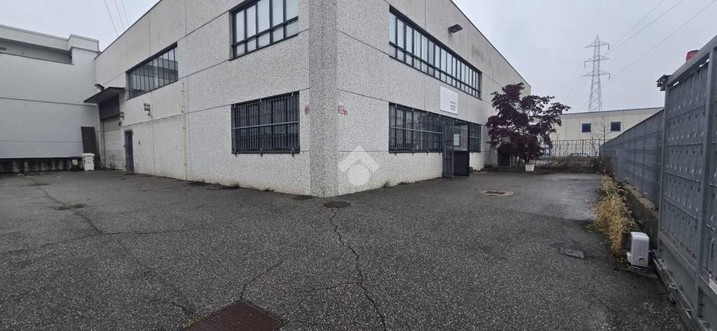 locale commerciale in affitto a Settimo Torinese
