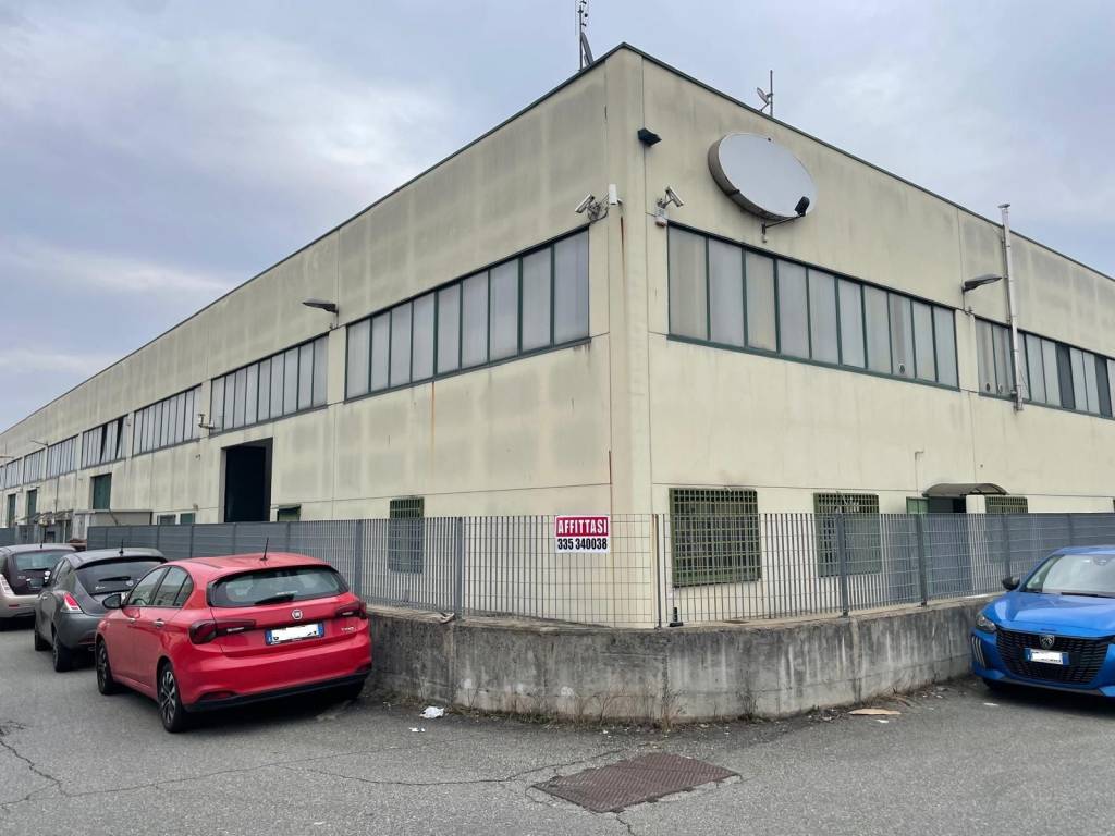 locale commerciale in affitto a Settimo Torinese