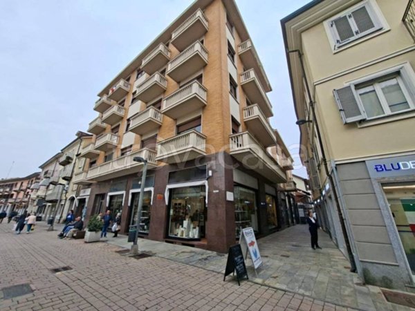 negozio in affitto a Settimo Torinese