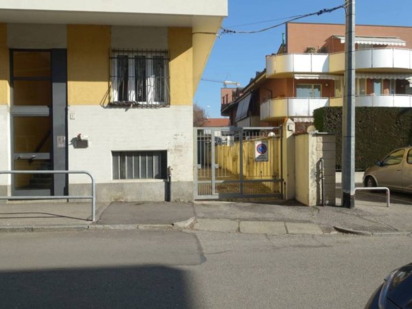 locale commerciale in affitto a Settimo Torinese