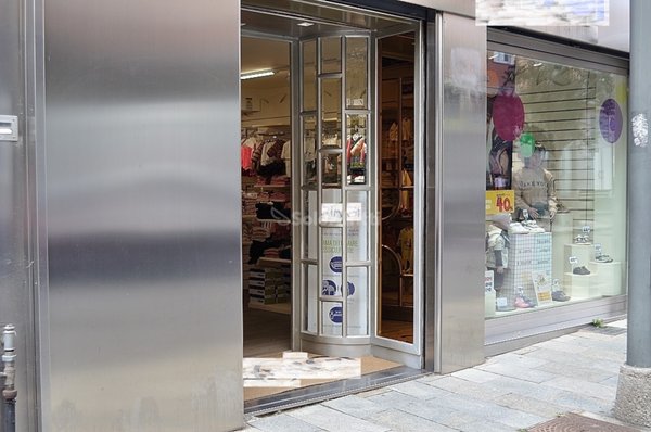 locale commerciale in affitto a Settimo Torinese