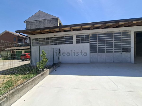 locale di sgombero in affitto a Settimo Torinese in zona Le Villette