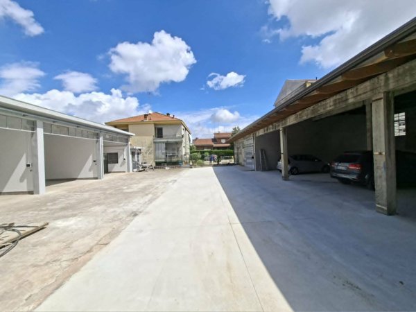locale commerciale in affitto a Settimo Torinese