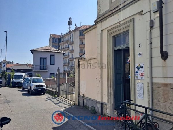 locale di sgombero in affitto a Settimo Torinese