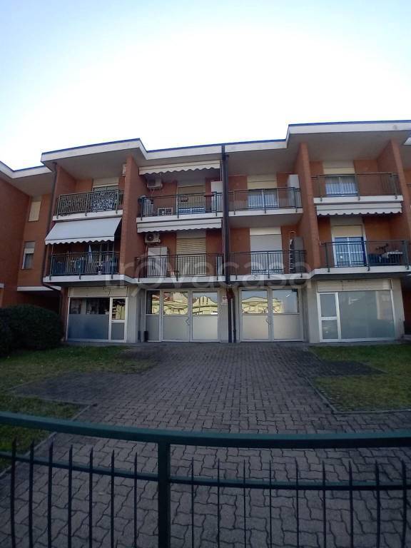 negozio in affitto a Settimo Torinese