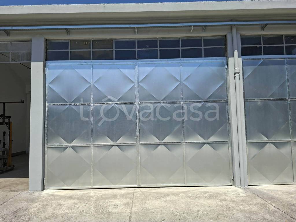 locale commerciale in affitto a Settimo Torinese