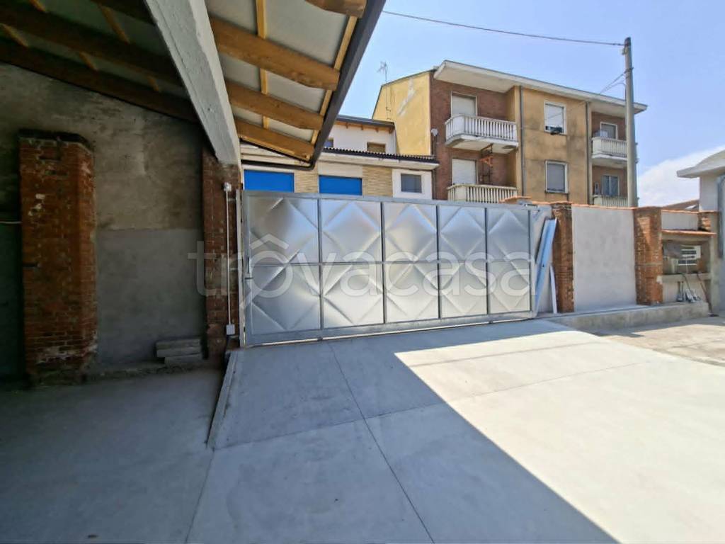locale commerciale in affitto a Settimo Torinese