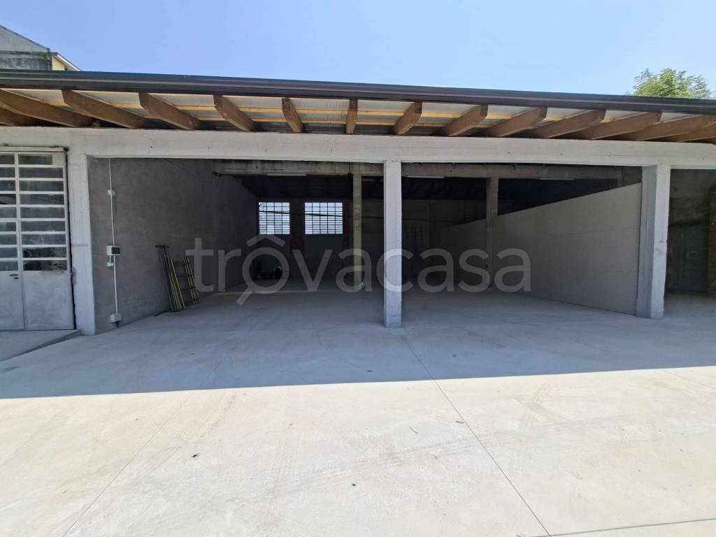 locale commerciale in affitto a Settimo Torinese