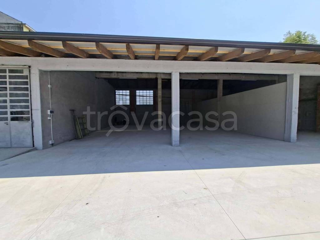 locale commerciale in affitto a Settimo Torinese