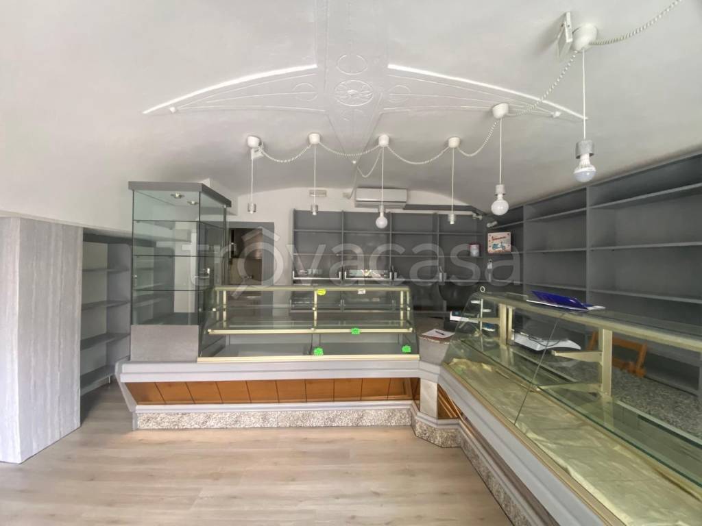 negozio in affitto a Settimo Torinese
