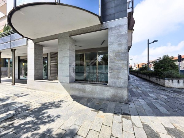 negozio in affitto a Settimo Torinese in zona Le Villette