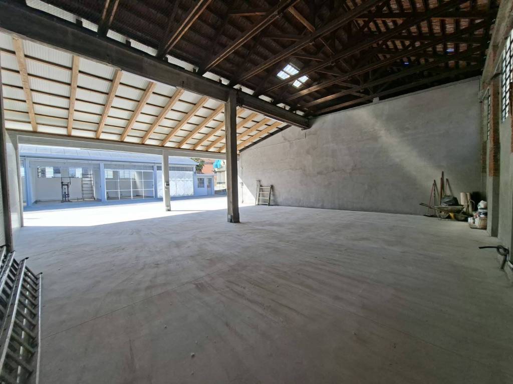 locale commerciale in affitto a Settimo Torinese in zona Le Villette