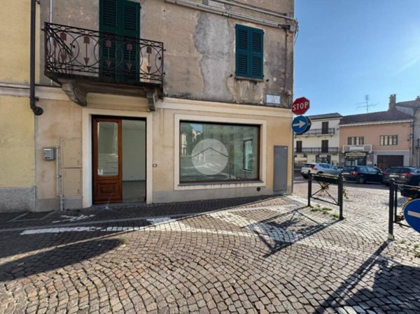 negozio in affitto a Strambino