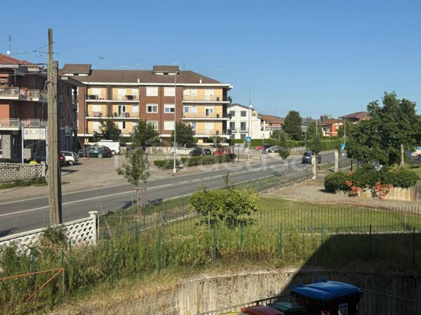 appartamento in affitto a Strambino