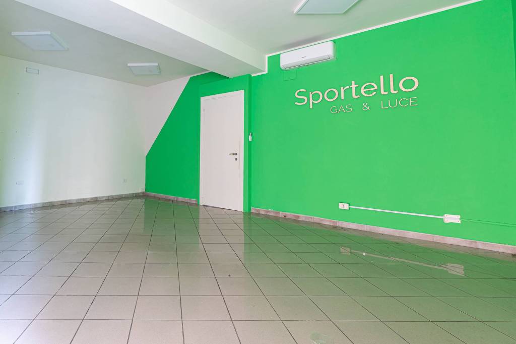 negozio in affitto a Strambino