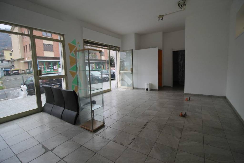 negozio in affitto a Susa
